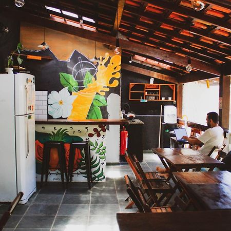 Mahalo Hostel Vila do Abraao Exterior photo