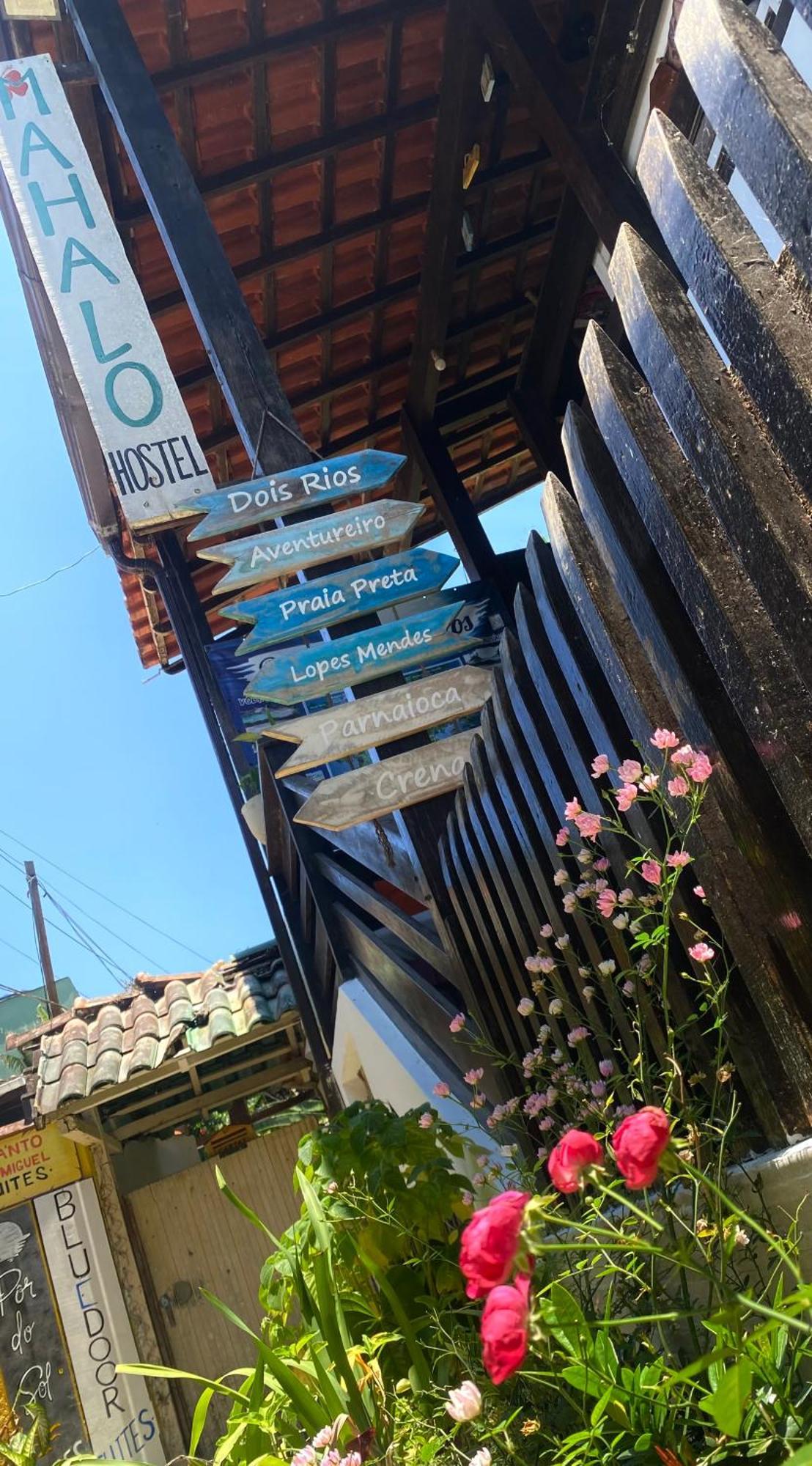 Mahalo Hostel Vila do Abraao Exterior photo